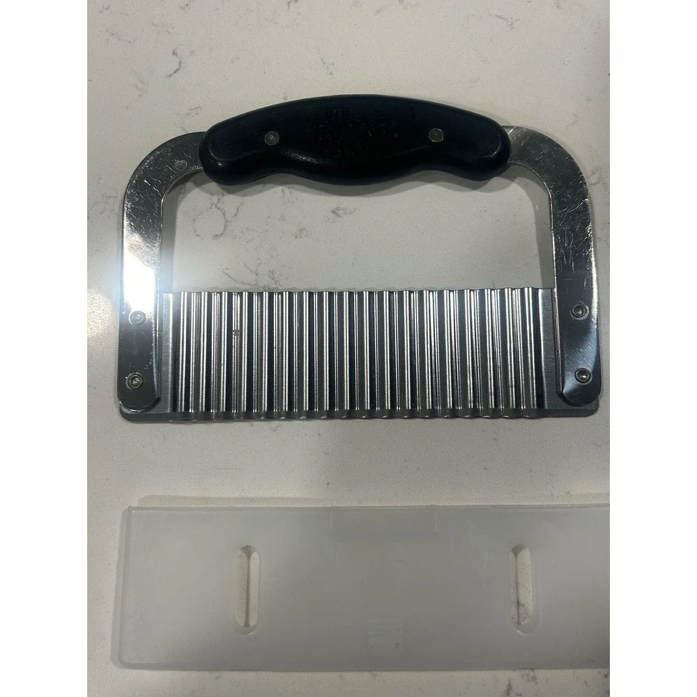 The Pampered Chef Crinkle Cutter Stainless Steel Wavy Blade Kitchen Tool 1089